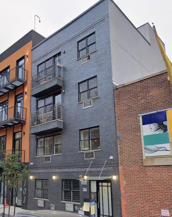 Listing photo 1 of 5