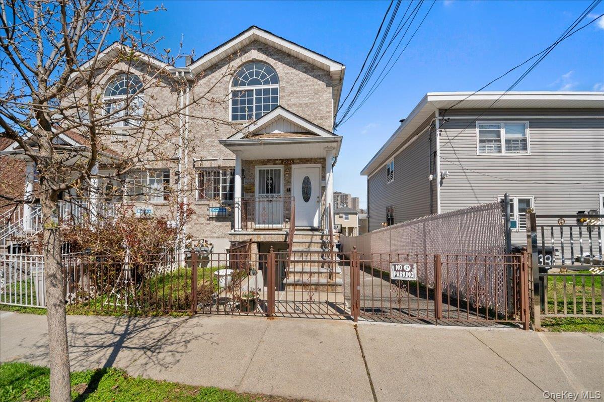 Listing photo 1 of 5