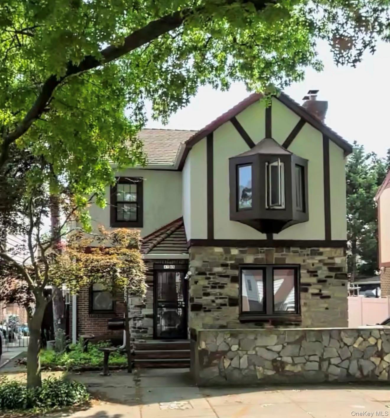 Listing photo 1 of 3