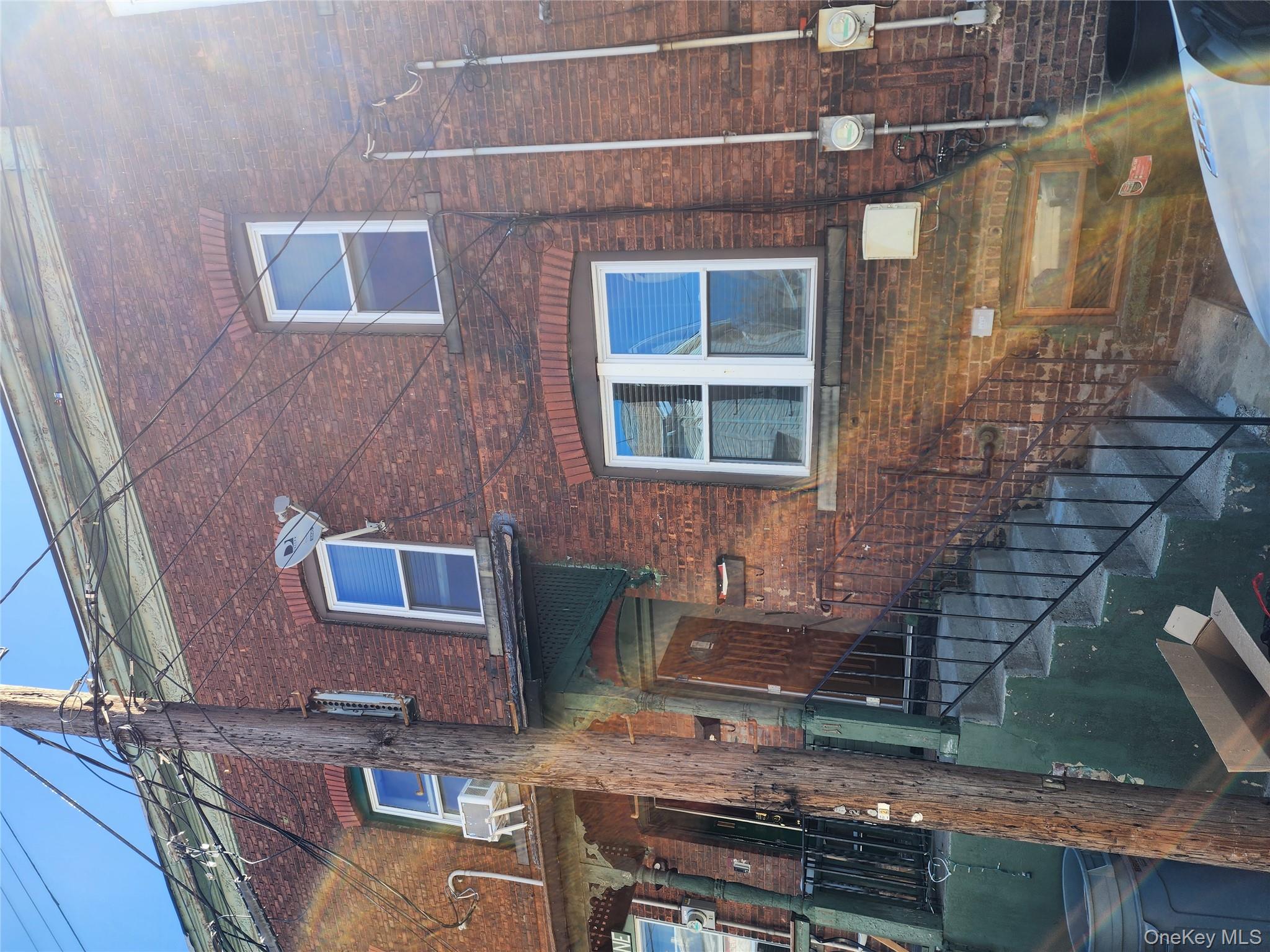 Listing photo 1 of 5