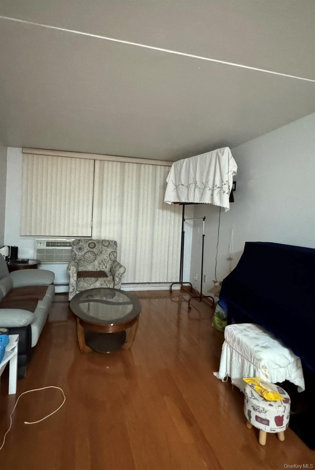 Listing photo 1 of 5