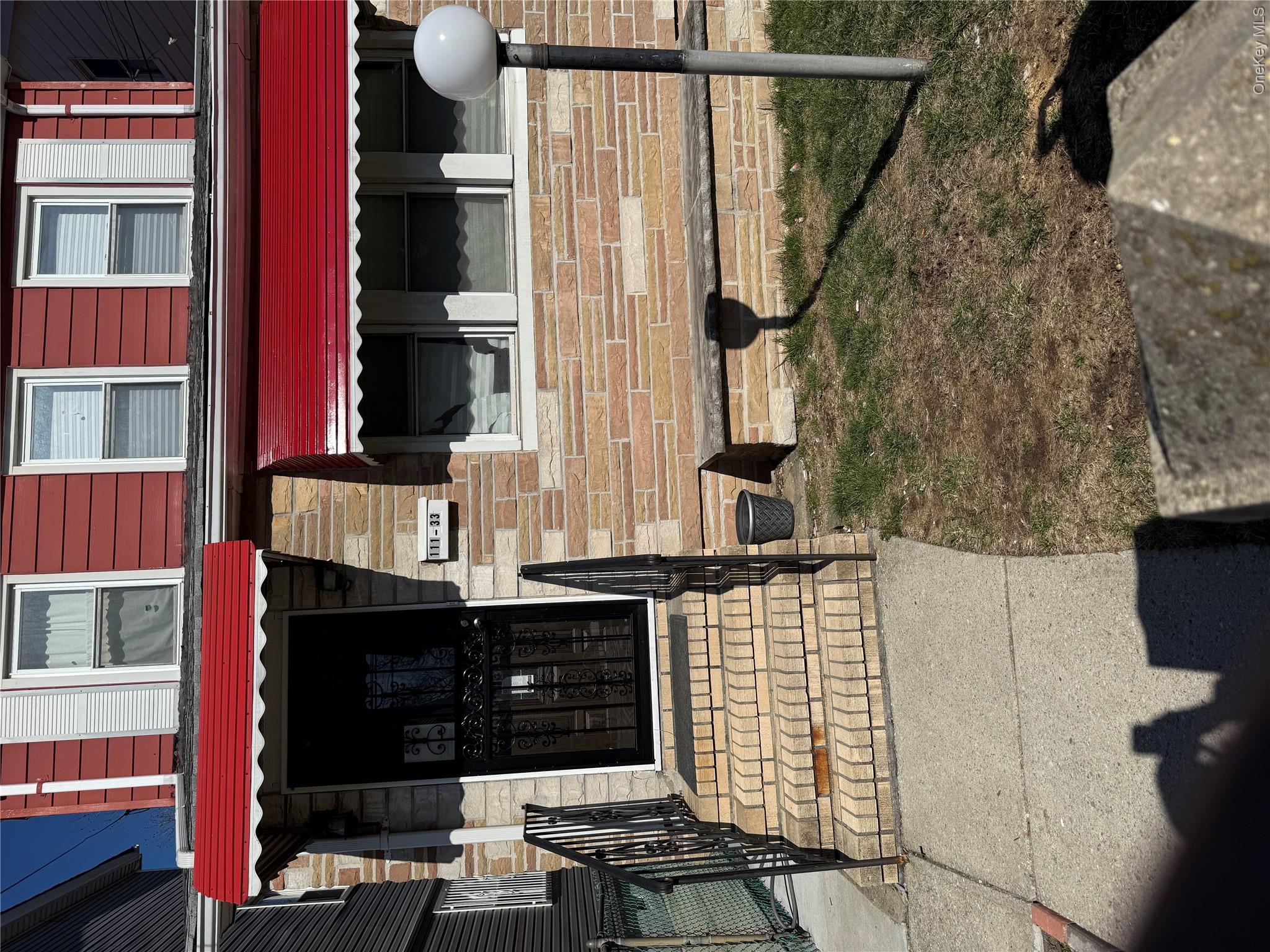 Listing photo 1 of 5