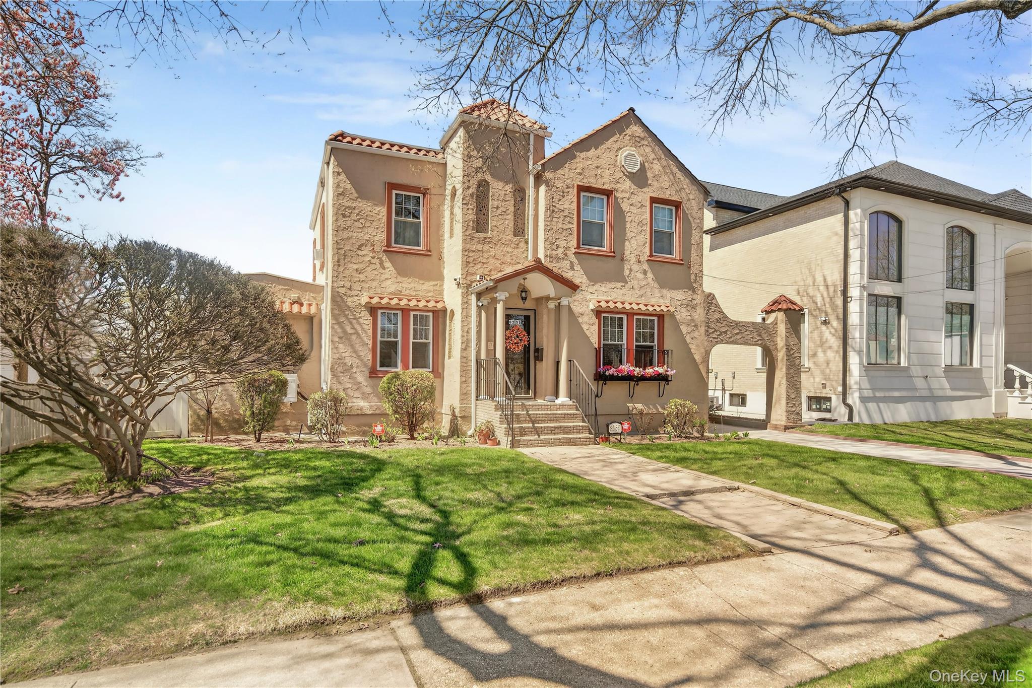 Listing photo 1 of 5