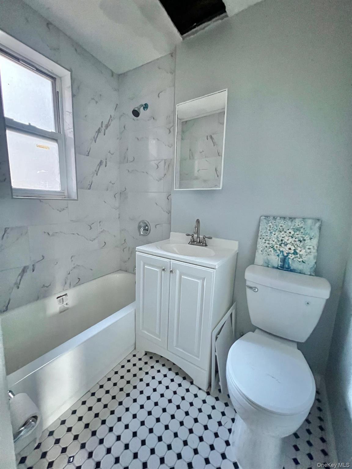 Listing photo 1 of 3