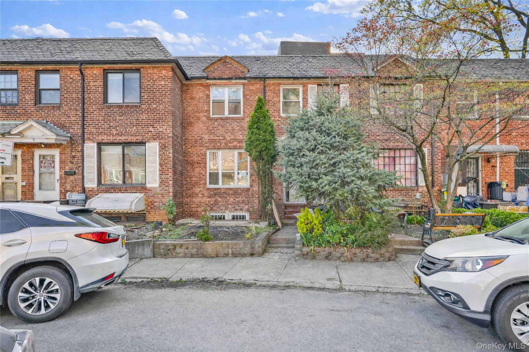 Listing photo 1 of 5