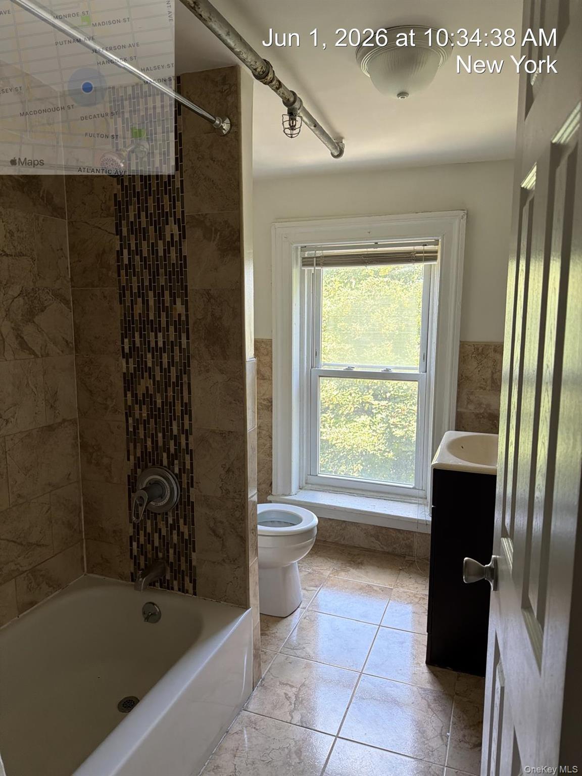 Listing photo 1 of 5