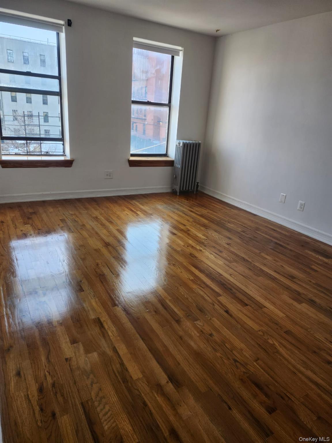 Listing photo 1 of 2