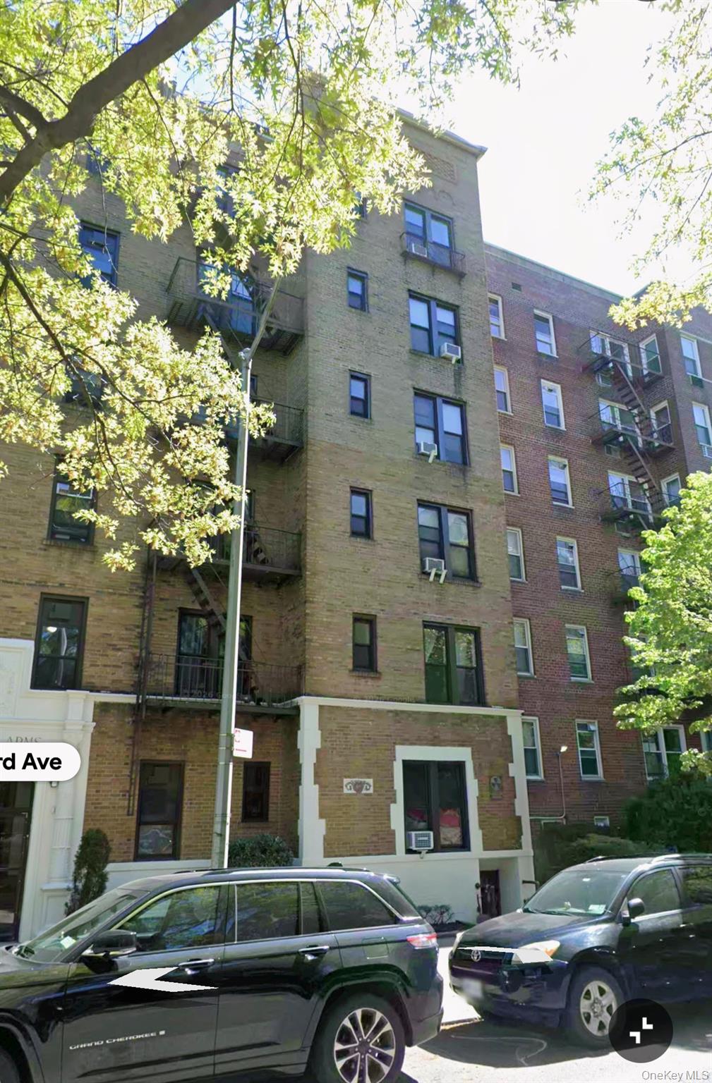 Listing photo 1 of 5