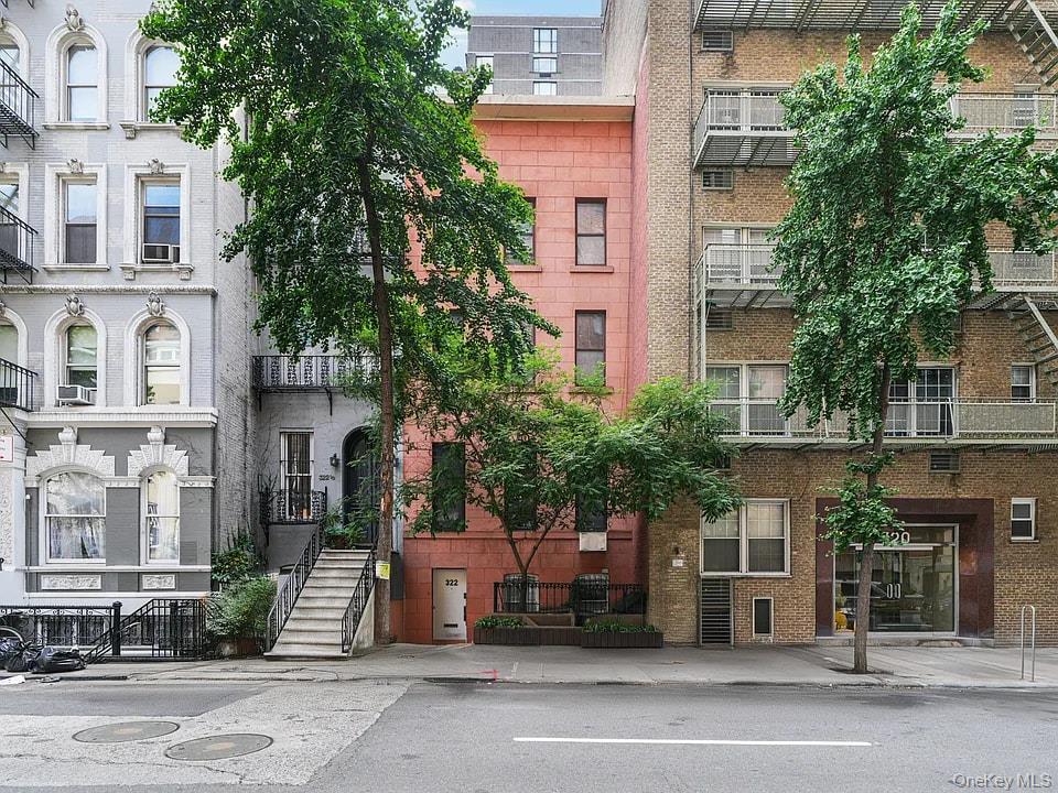 Listing photo 1 of 5