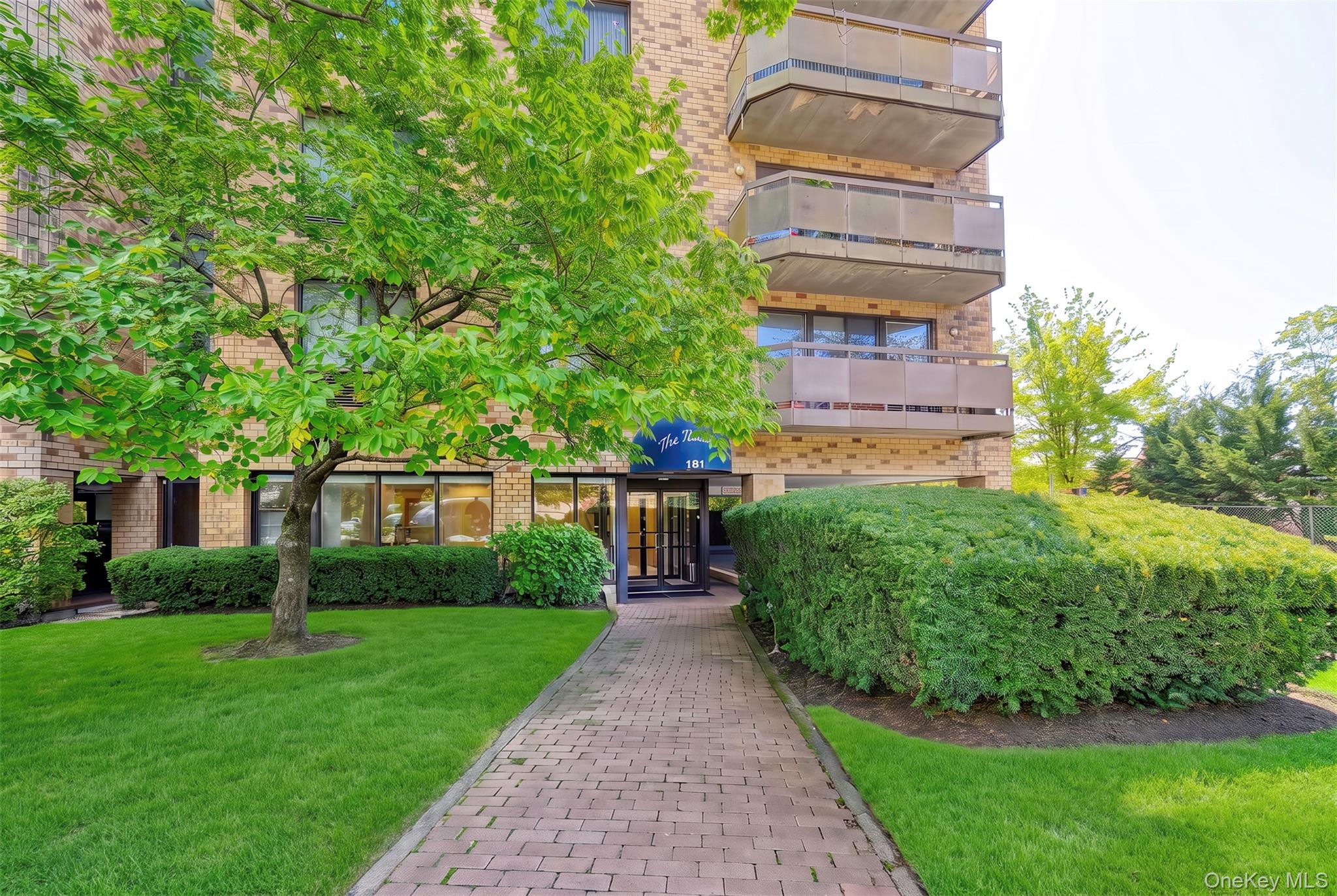 Listing photo 1 of 5