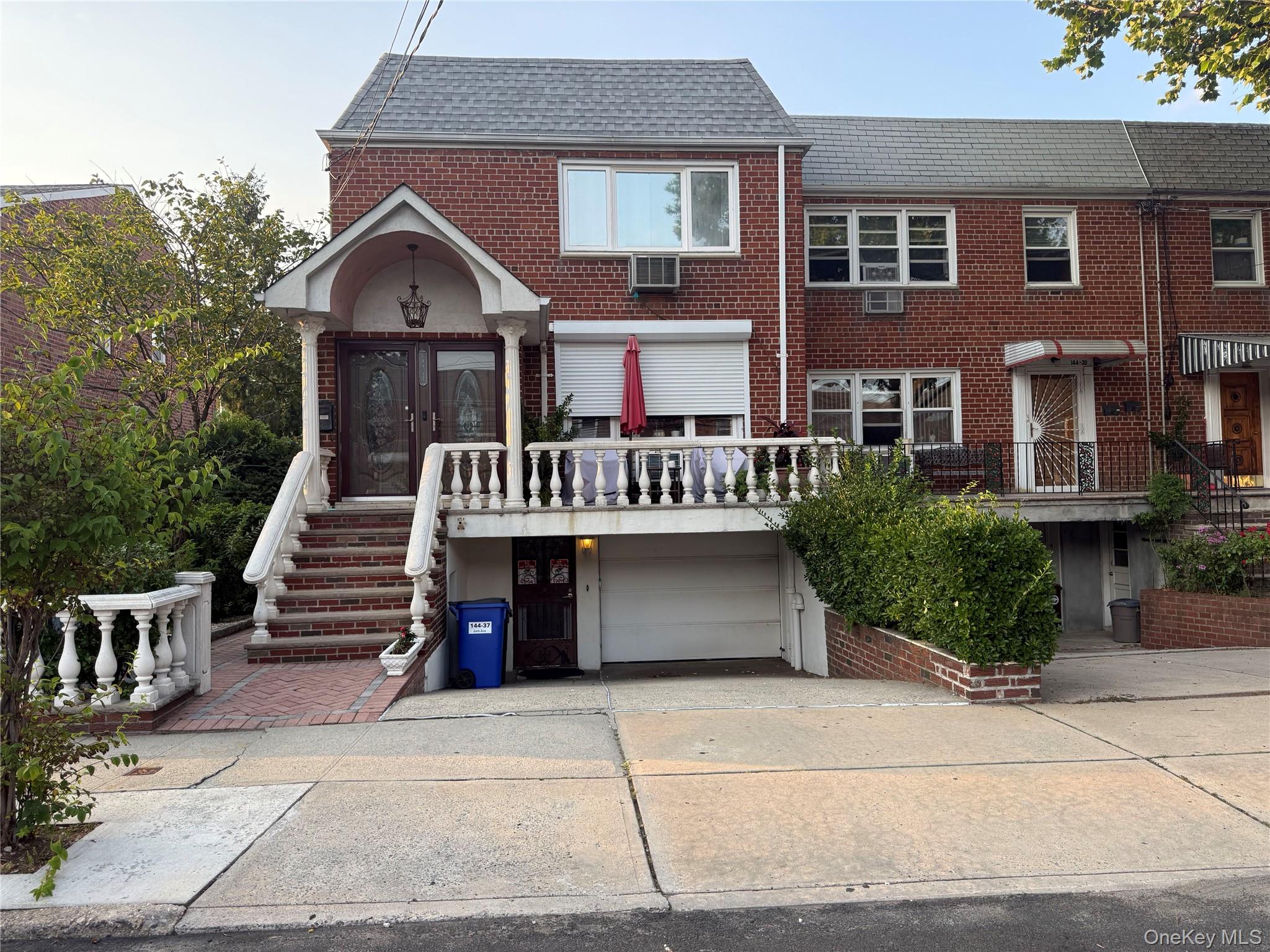 Listing photo 1 of 5