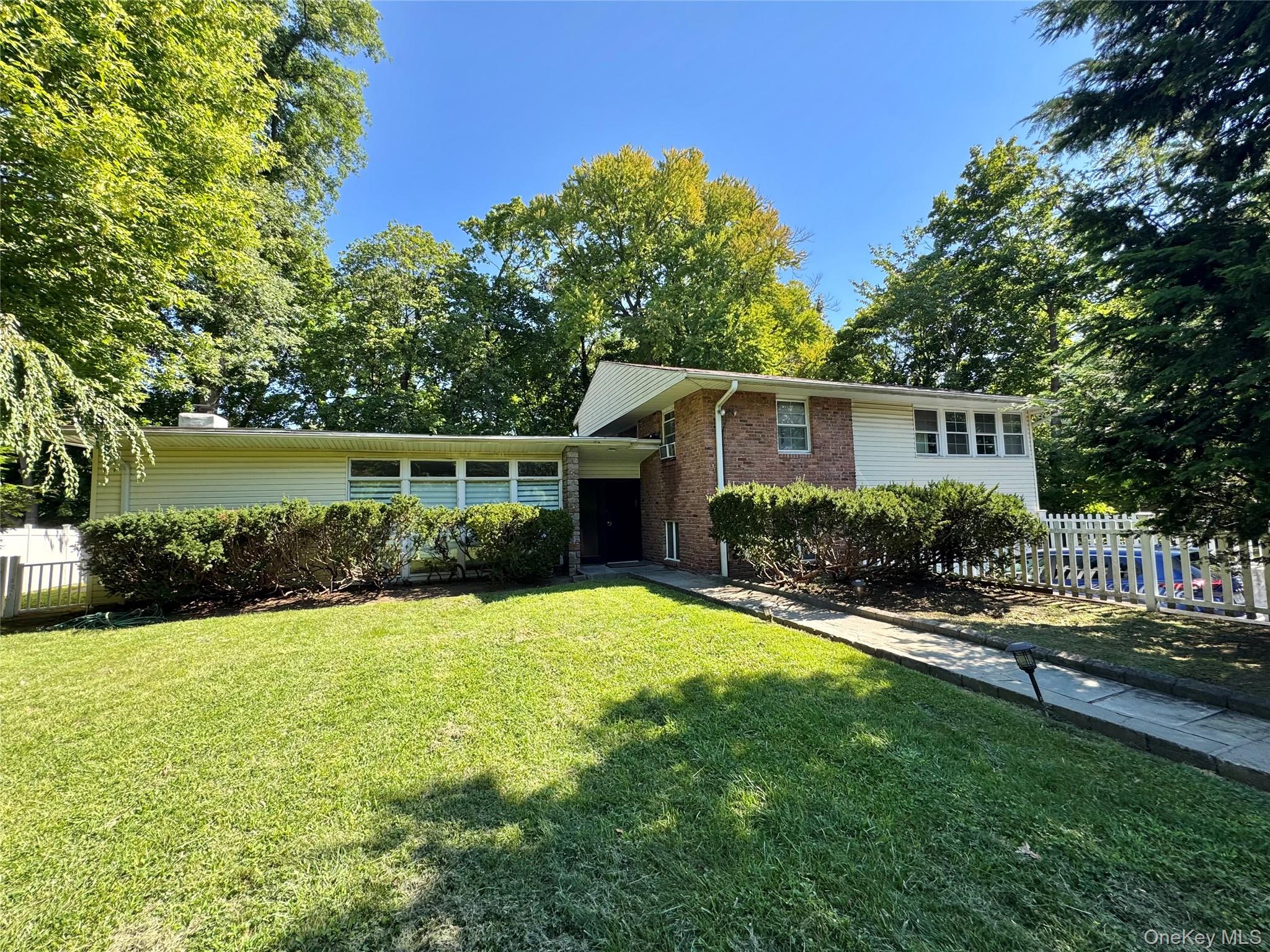 Listing photo 1 of 5