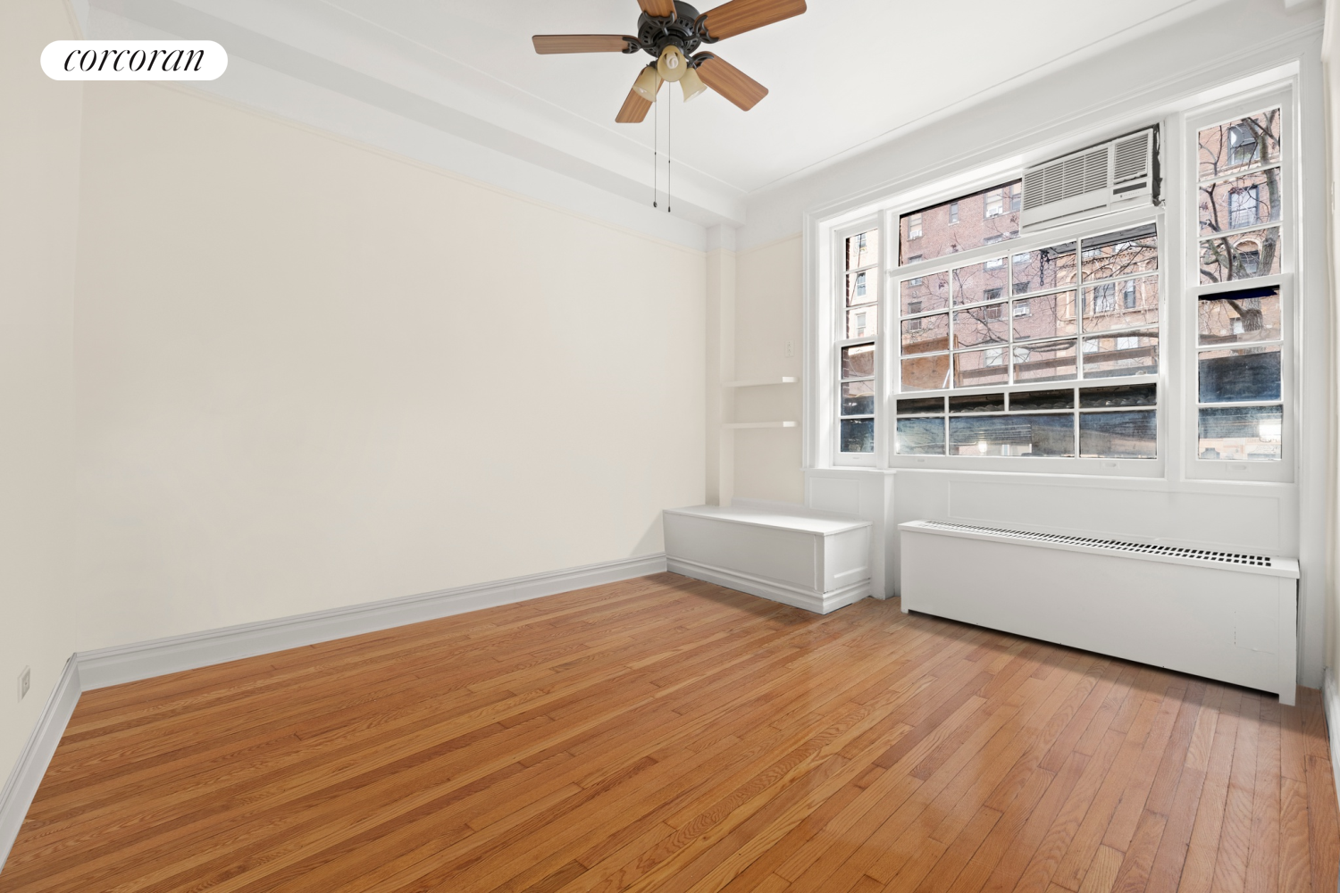 Listing photo 1 of 4
