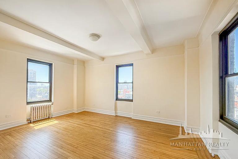 Listing photo 1 of 5