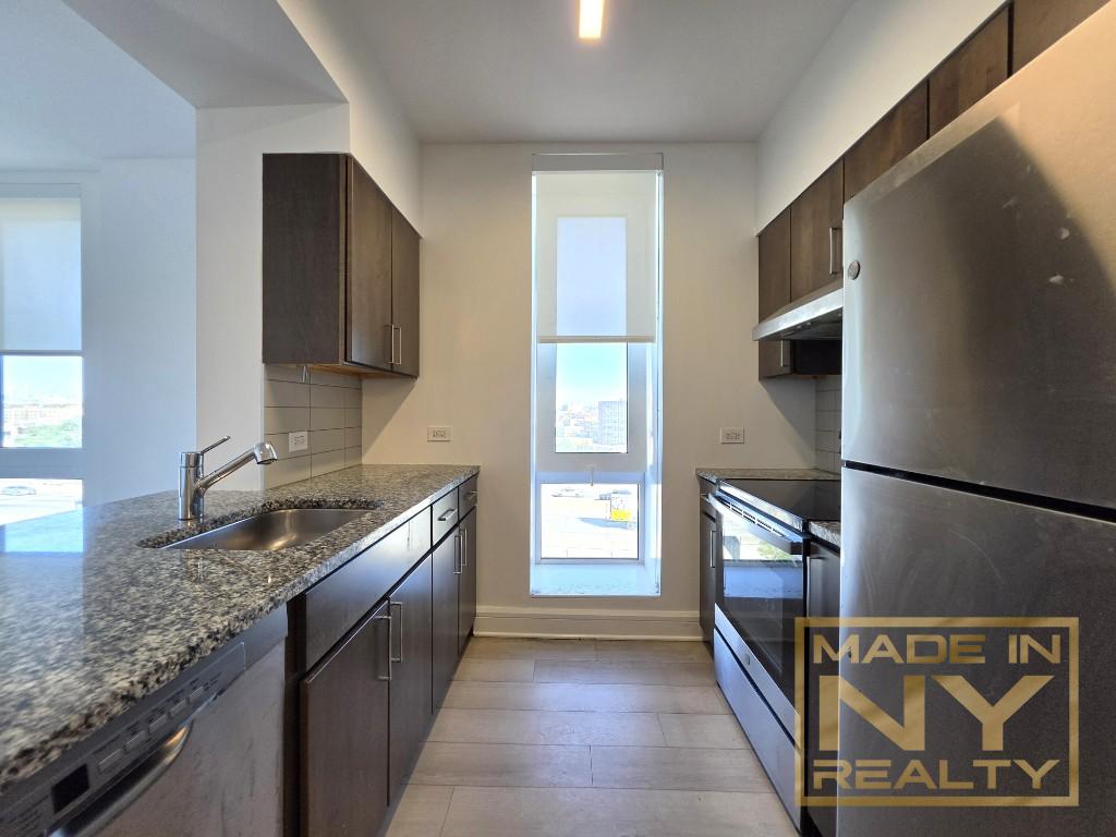 Listing photo 1 of 5