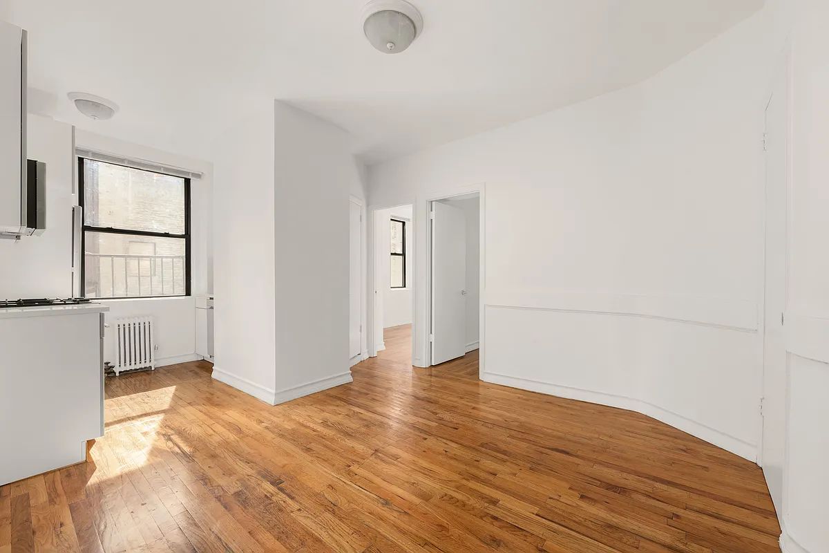 Listing photo 1 of 7