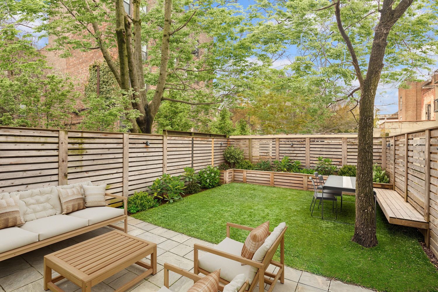 Listing photo 1 of 6