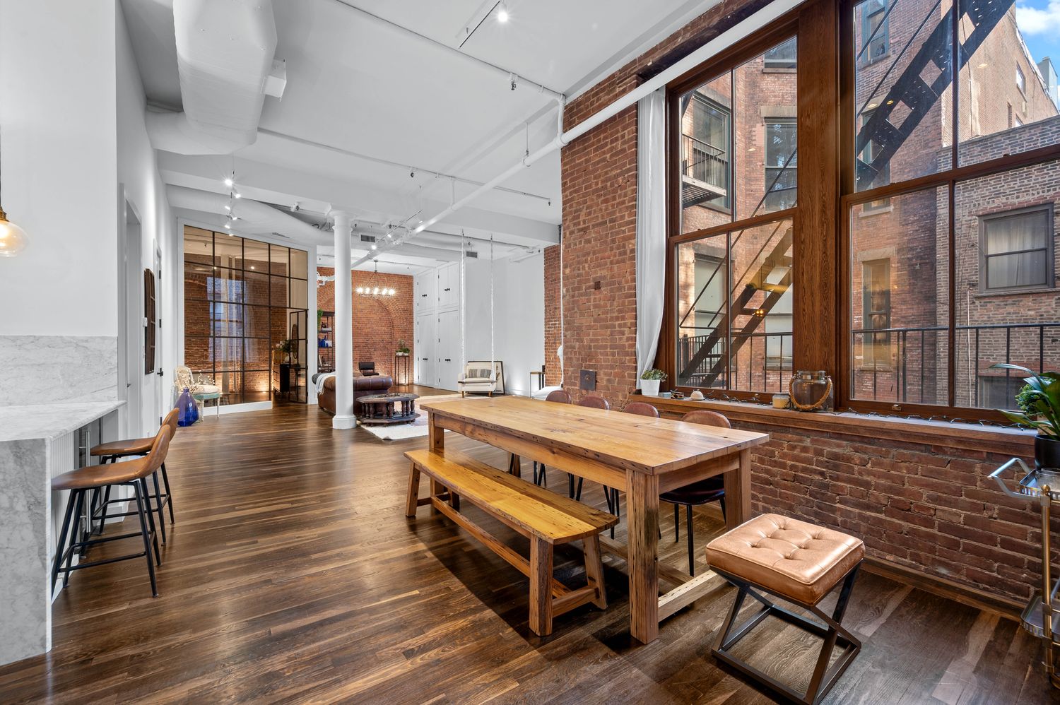 Listing photo 1 of 6