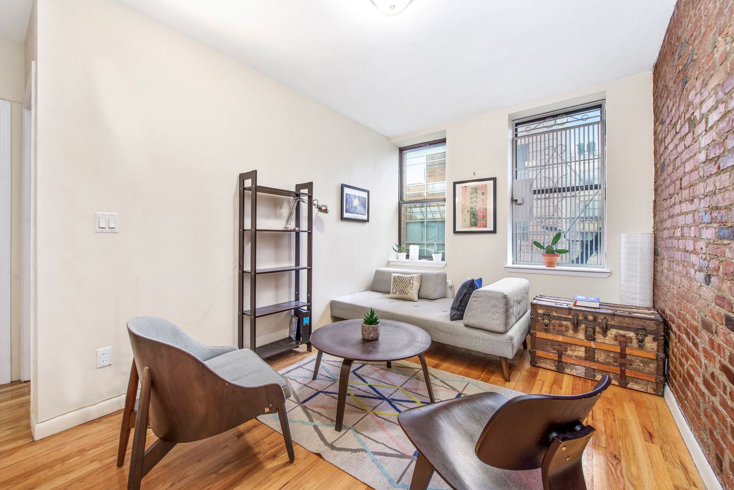 Listing photo 1 of 6