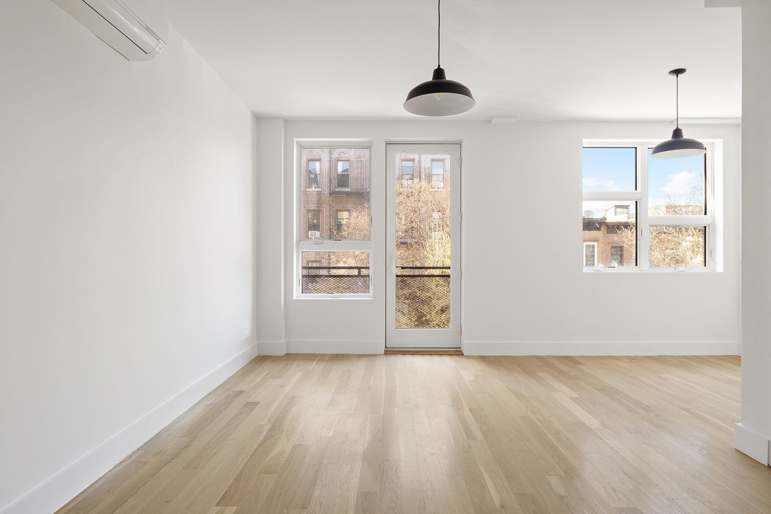 Listing photo 1 of 6