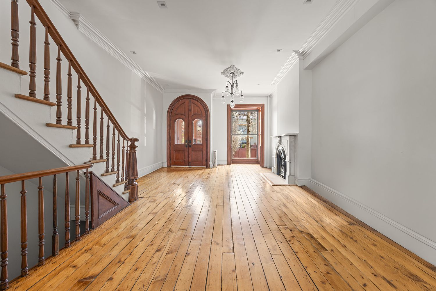 Listing photo 1 of 6