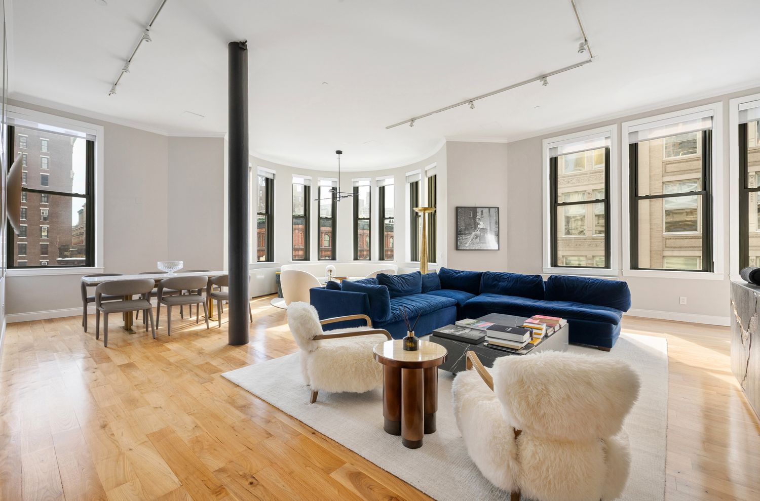 Listing photo 1 of 6