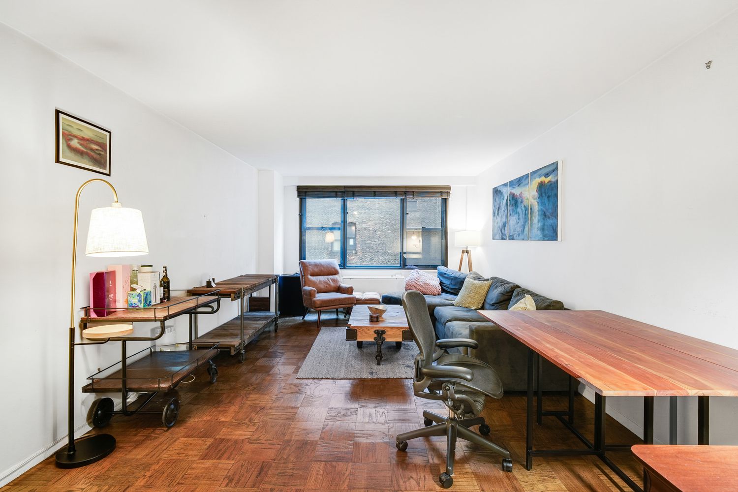 Listing photo 1 of 6