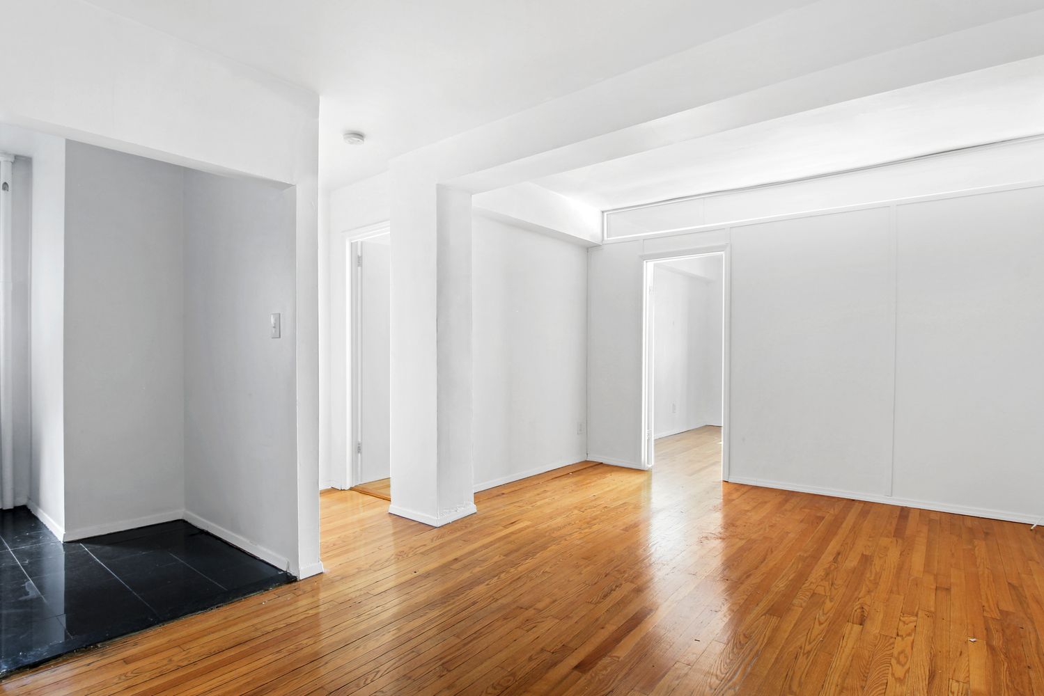 Listing photo 1 of 6