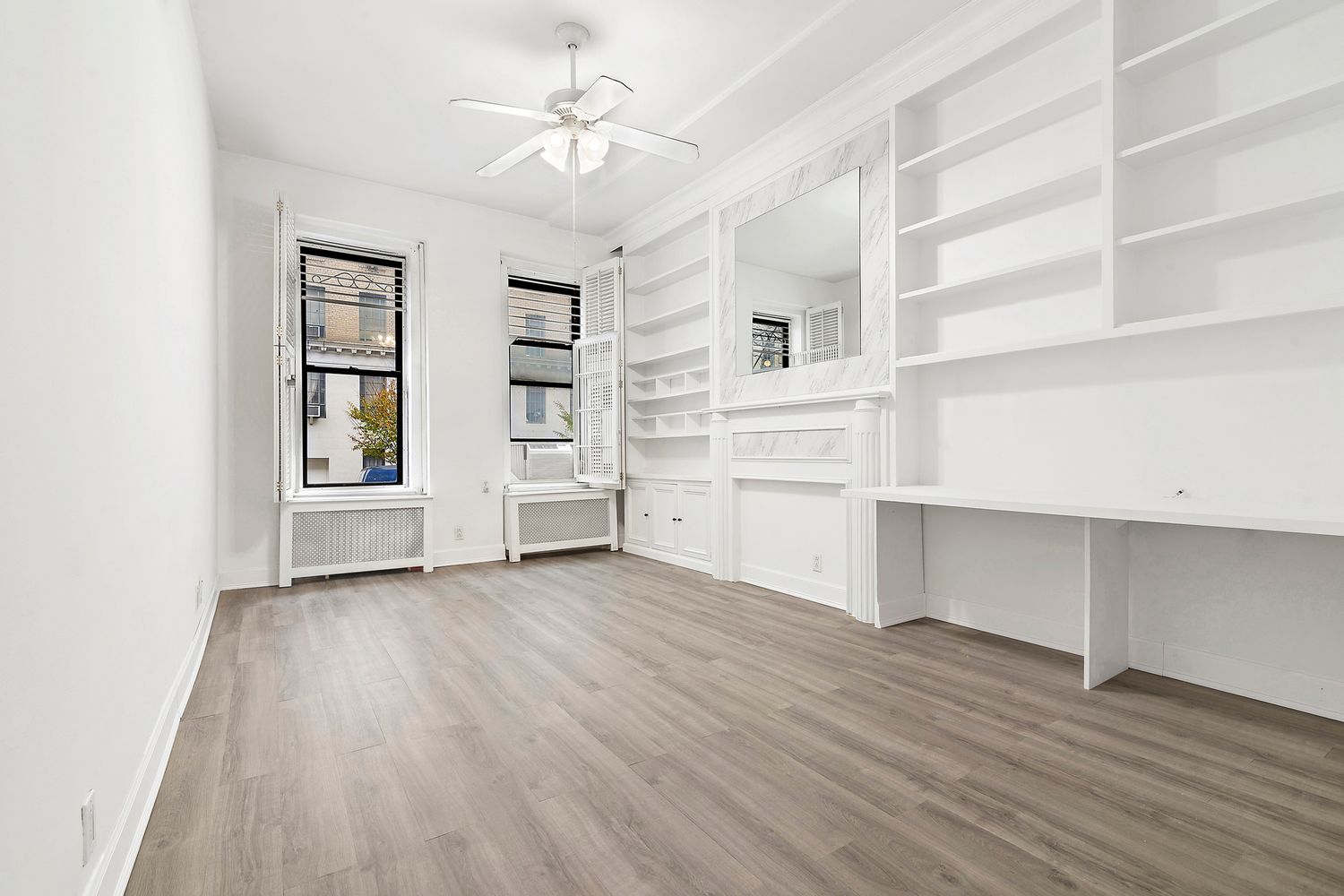 Listing photo 1 of 6