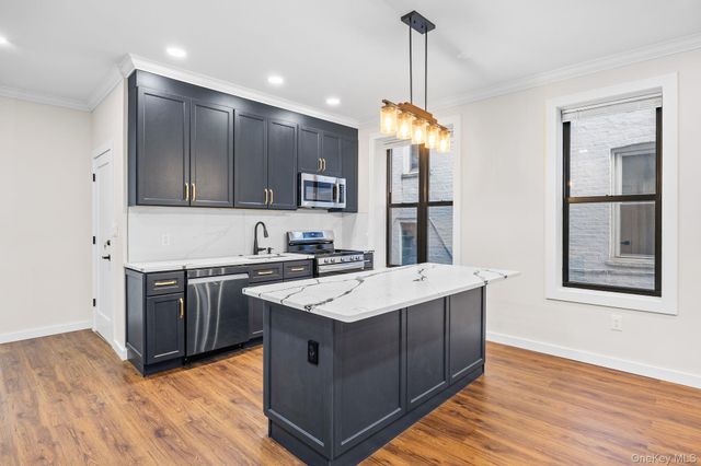 Listing photo 1 of 6