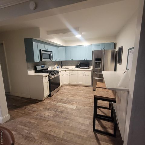 Listing photo 1 of 8