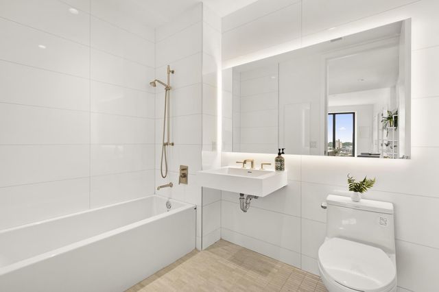 Listing photo 1 of 6