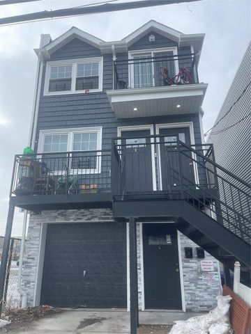 Listing photo 1 of 6