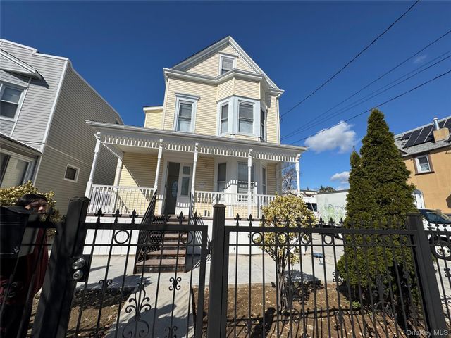 Listing photo 1 of 6