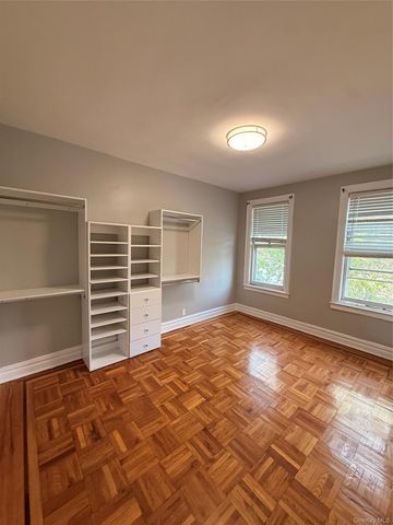 Listing photo 1 of 6