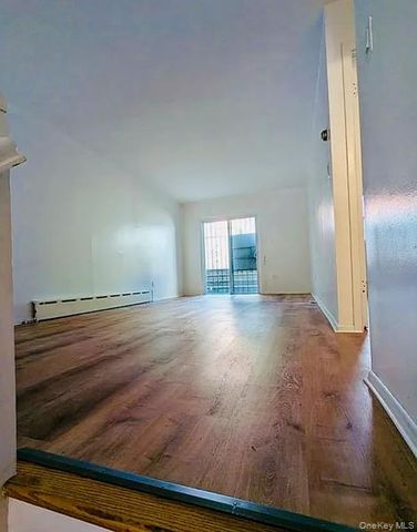 Listing photo 1 of 6