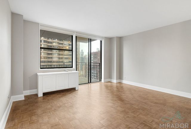 Listing photo 1 of 6