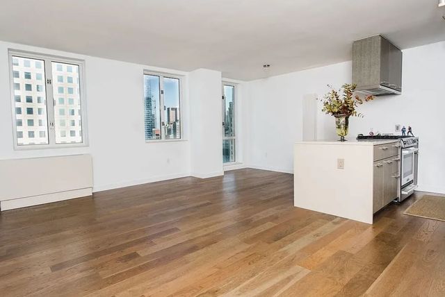 Listing photo 1 of 6