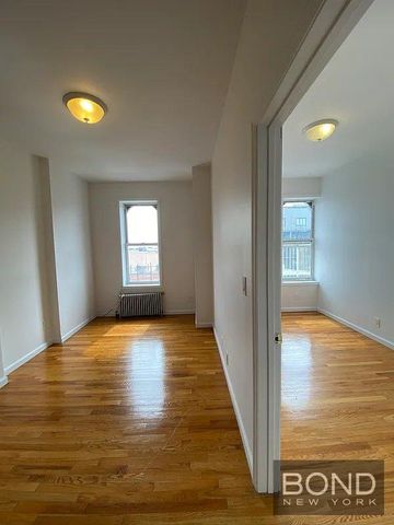 Listing photo 1 of 12