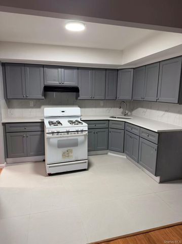 Listing photo 1 of 6