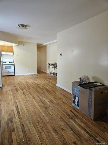 Listing photo 1 of 6
