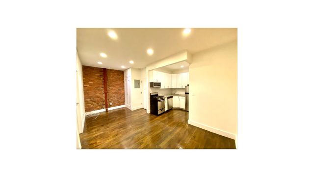 Listing photo 1 of 6