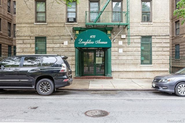 Listing photo 1 of 6