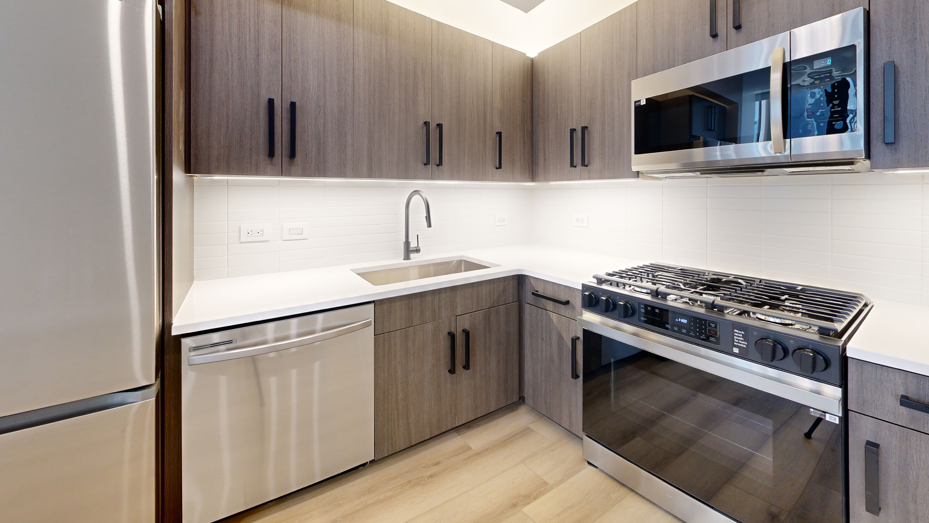 Listing photo 1 of 5