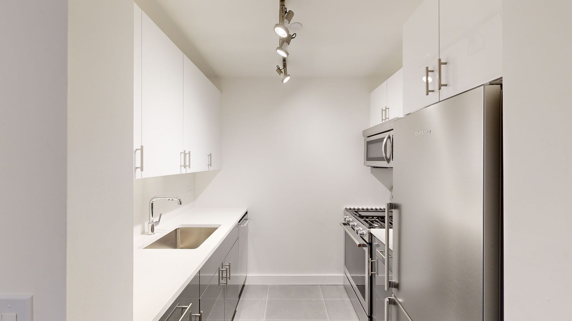 Listing photo 1 of 4